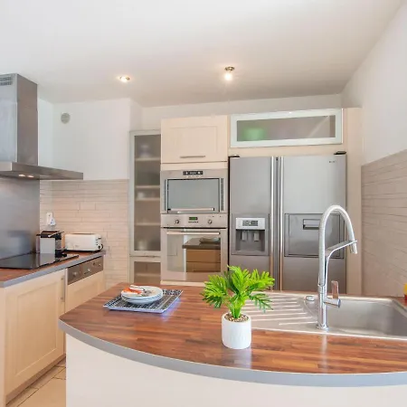 Le Chantilly 1 By Interhome Apartman
